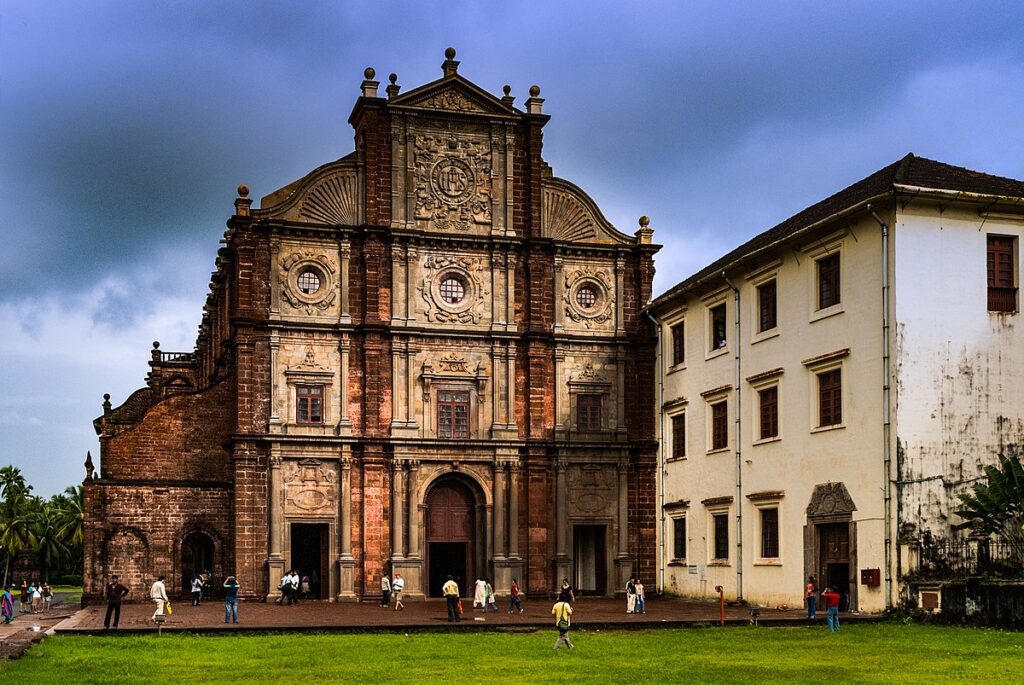 Basilica_of_bom_jesus_-_Front_View