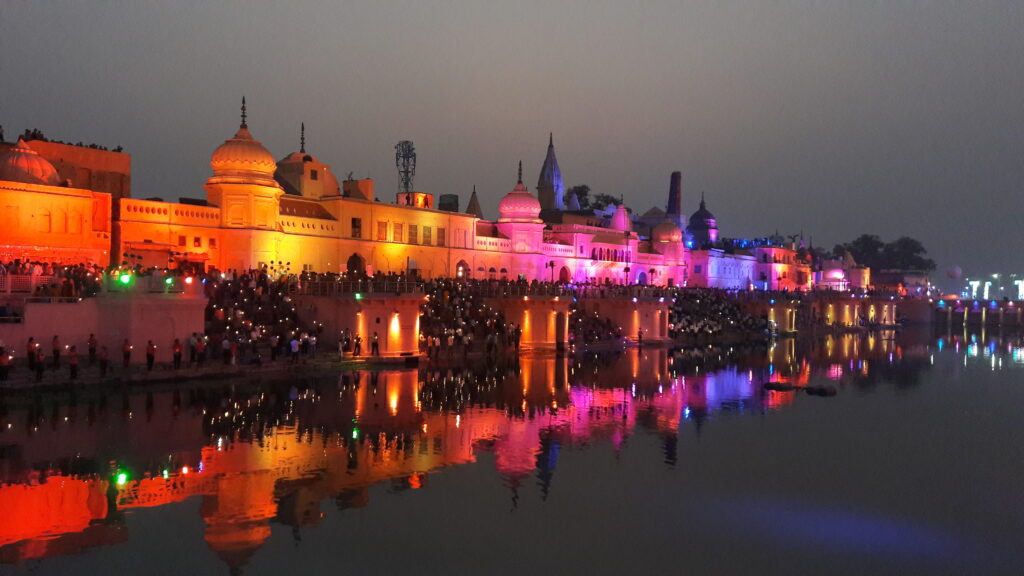 Sarayu_River_night_view,_Ayodhya_001